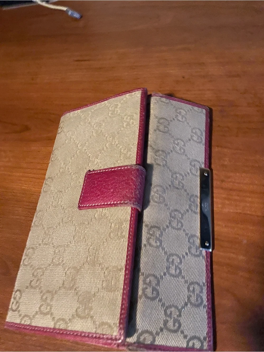 Gucci Beige GG Canvas Wallet with Pink Trim and Metal Plaque - Picture 3 of 4